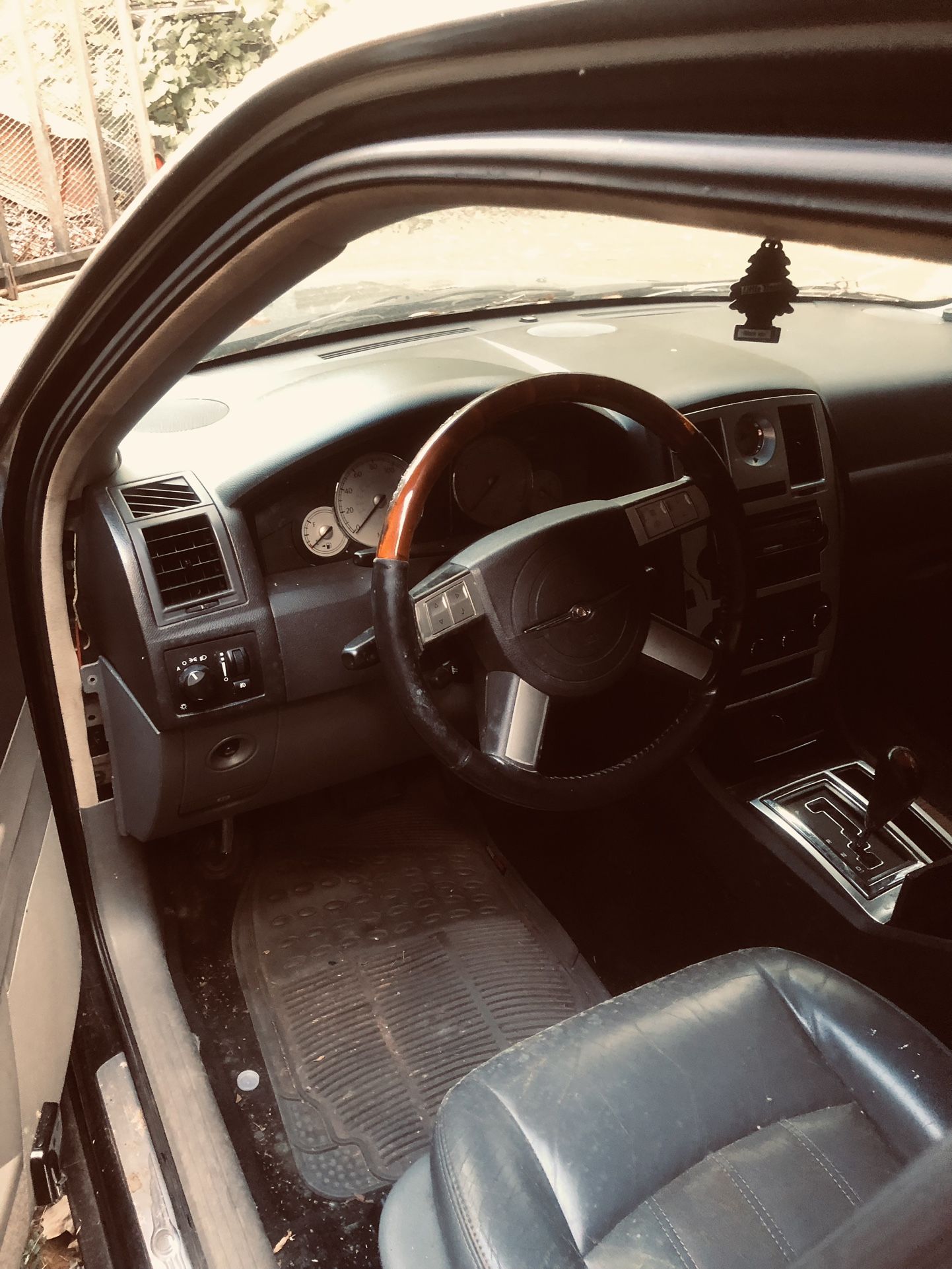05 Chrysler 300c Body And Interior Parts