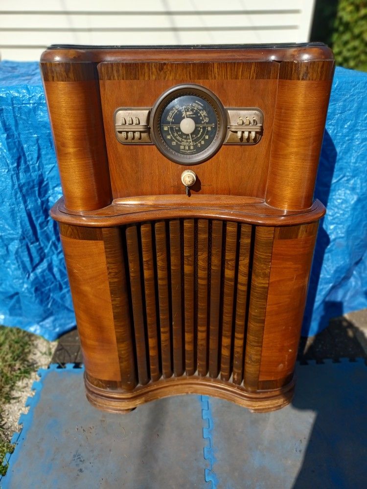 1940s ZENITH tube Radio 