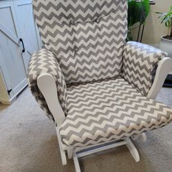 Nursery Glider with Ottoman 