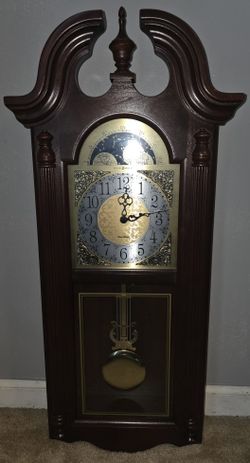 Howard Miller Fenwick Chiming Wall Clock