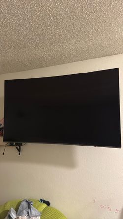 43” curved Samsung 8 series