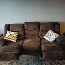 “Relax in Style – 3-Seat Brown Recliner Sofa!”