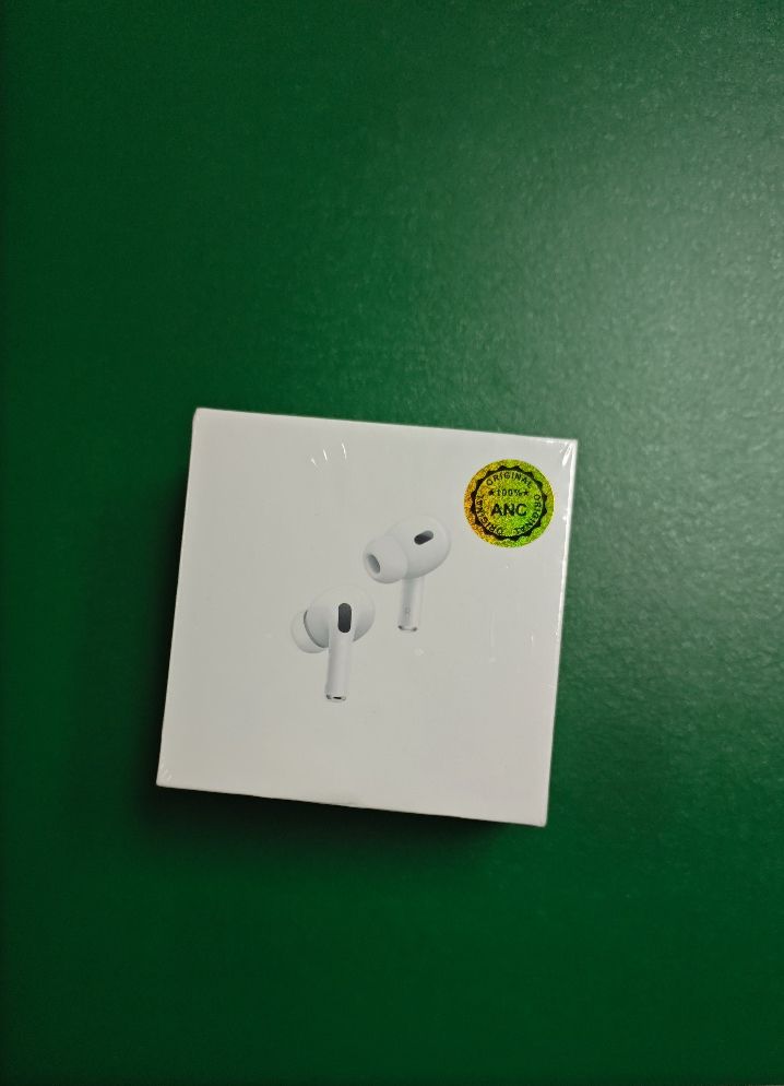 Apple AirPods Pro 2nd Generation with MagSafe Wireless Charging Case (USB‑C)...