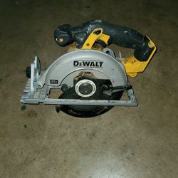  Dewalt 20v Saw..