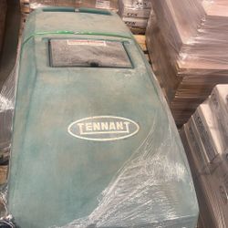 Tennant Floor Cleaner 