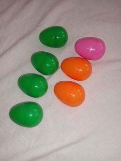7 EMPTY PLASTIC EASTER EGGS
