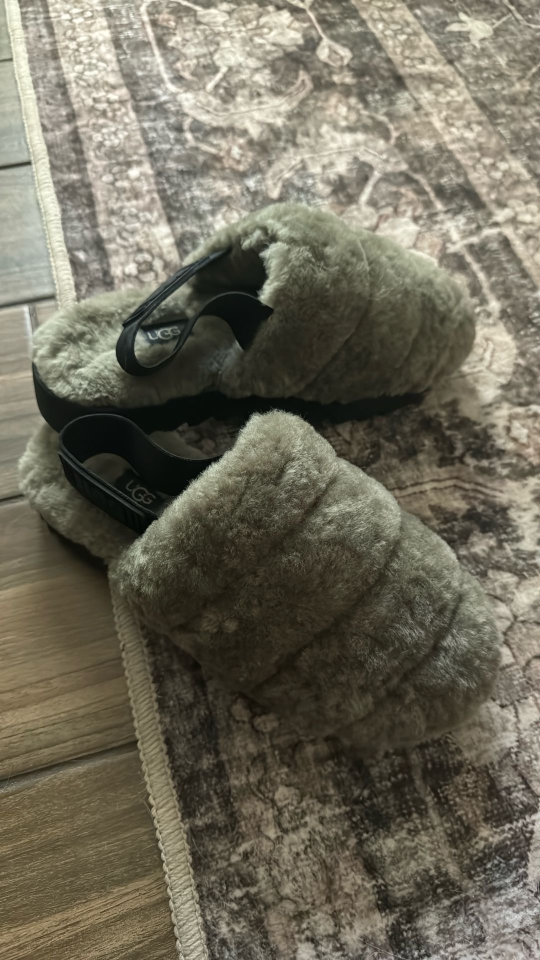Ugg Slides 