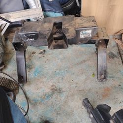 "Classic" brand fifth-wheel hitch