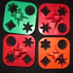 Vintage - Four (4 ) Tupperware Canape Cookie Cutters Play-doh Garnish Gadgets Red, Green and Orange 