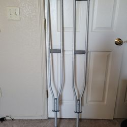 Crutches 