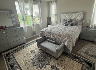 Queen size bed