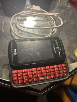 LG / Metro PCS Phone W/ qwerty keyboard & Charging Cable