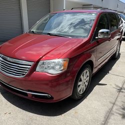 2011 Chrysler Town & Country