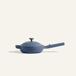 An extra-handy, multifunctional, non-toxic nonstick pan