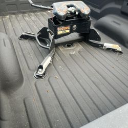 5th Wheel Hitch Curt A20