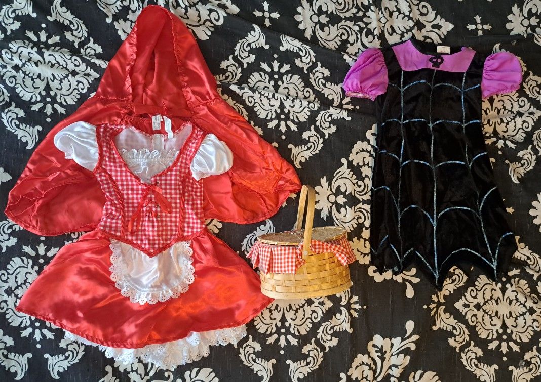 Halloween Costumes in Size 3/4 Toddlers