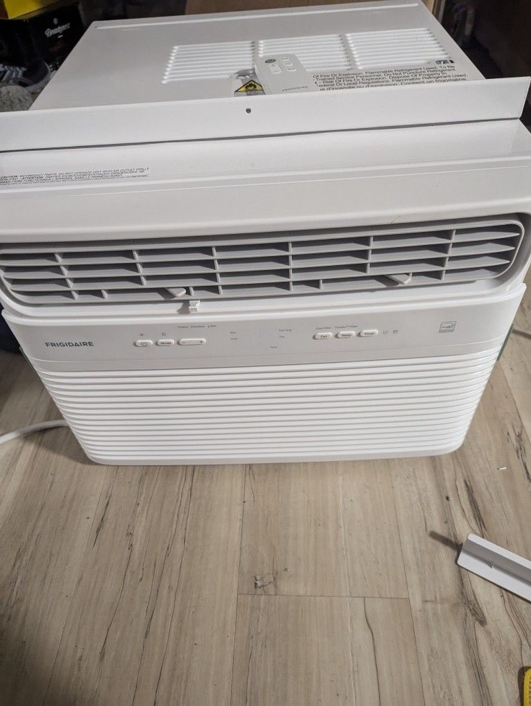 Frigidaire Window AC Unit
