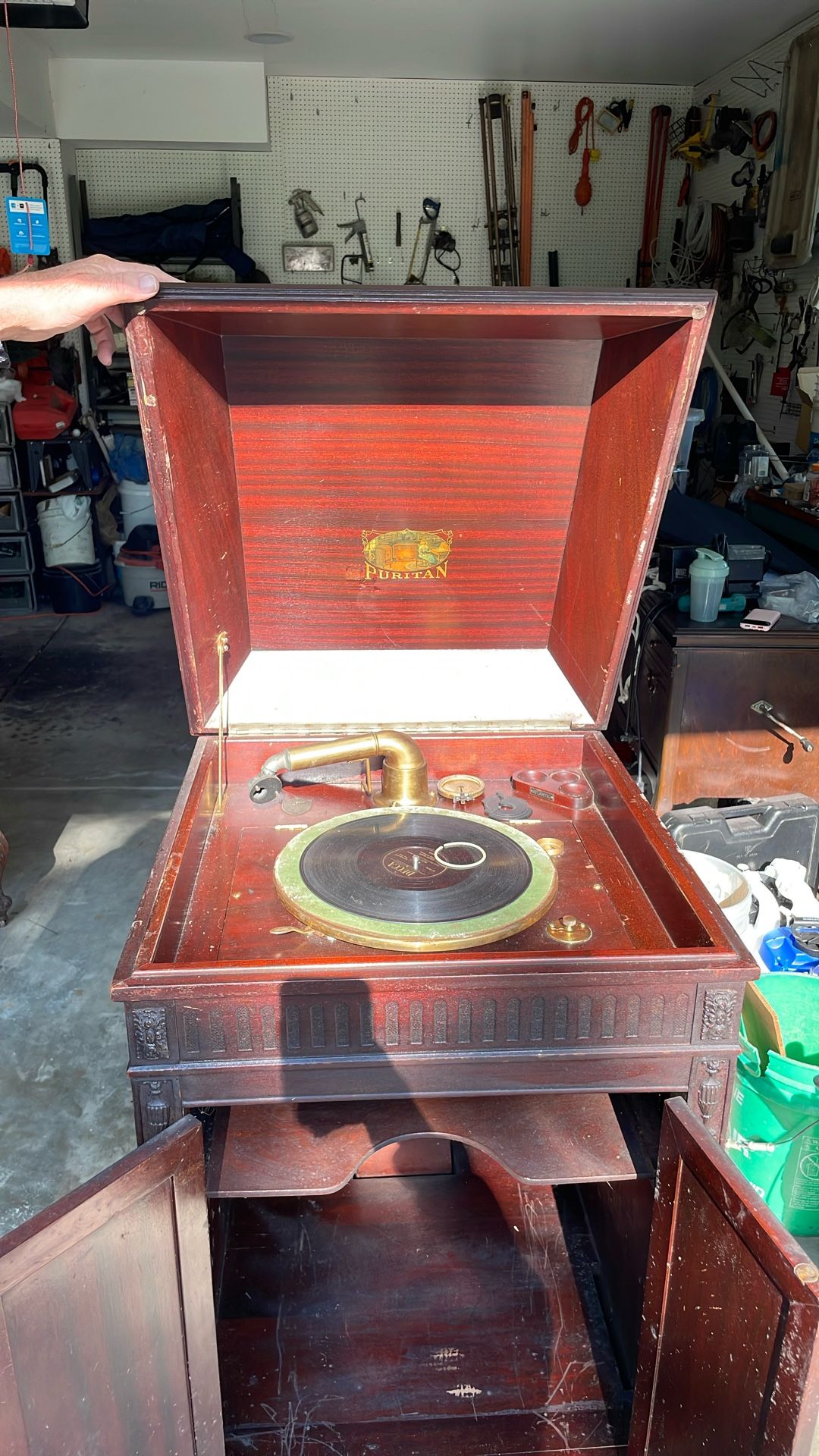 Puritan Antique Wind Up Phonograph 