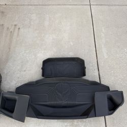 chevrolet corvette Cargo Liner in Jet Black (for Convertible models)