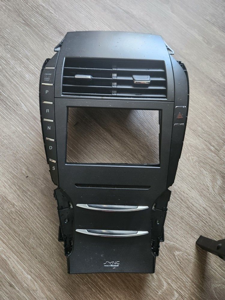 Radio Bezel And Touch Screen W/navigation Sinc2