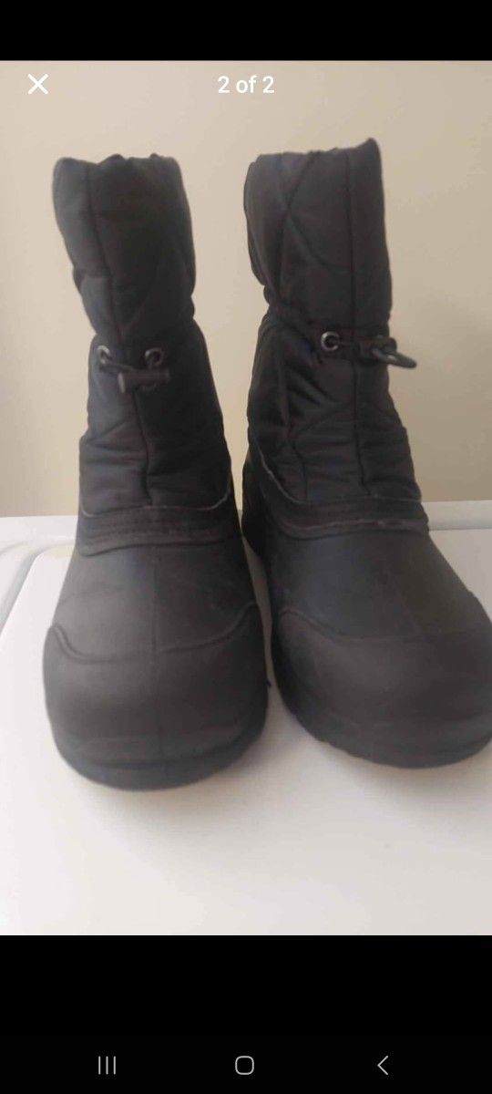 Women's Snow Boots 9. Ski Pants Women's S, M, XL