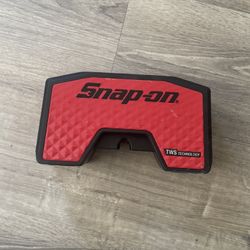 snap on bluetooth speaker