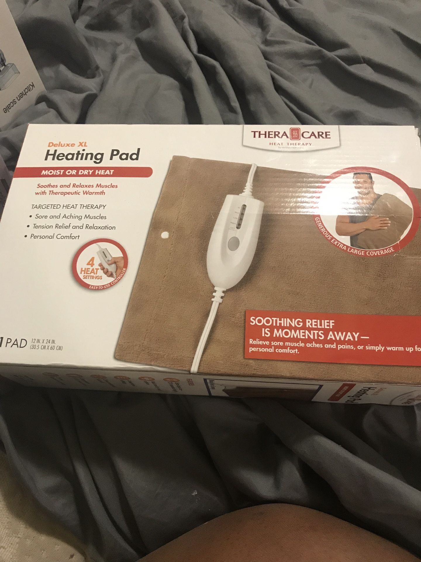 Kitchen scale and the heating pad Exter large deluxe