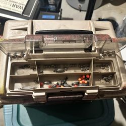 Tackle Box w/numerous Lures