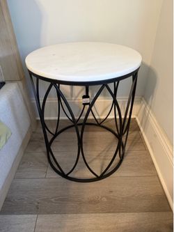 2 end tables with faux marble top