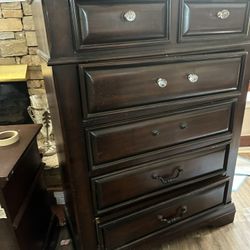 Queen Bedroom Set