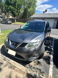 2016 gray Nissan Rouge SUV