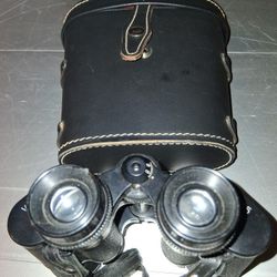 Vintage Binoculars In Excellent Condition Work Great $20