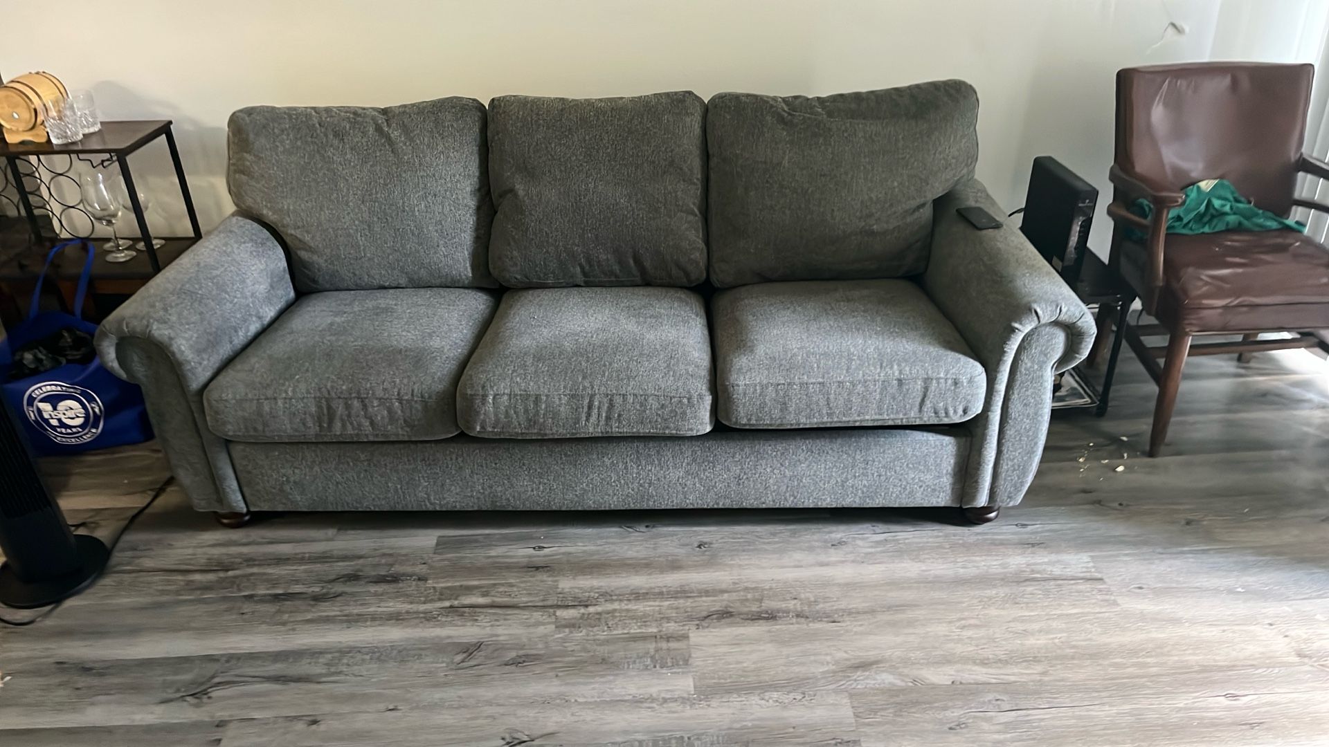 Brand New Grey Sofa 3 Months Old New Orleans La