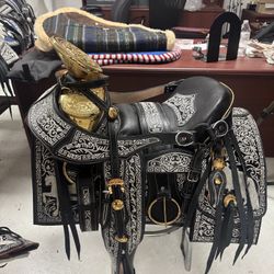Nueva Montura Charra Dorada 