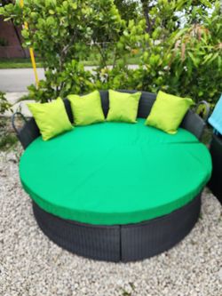 outdoor daybed