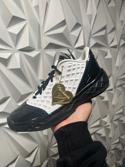Nike Kobe Size 5y NEW