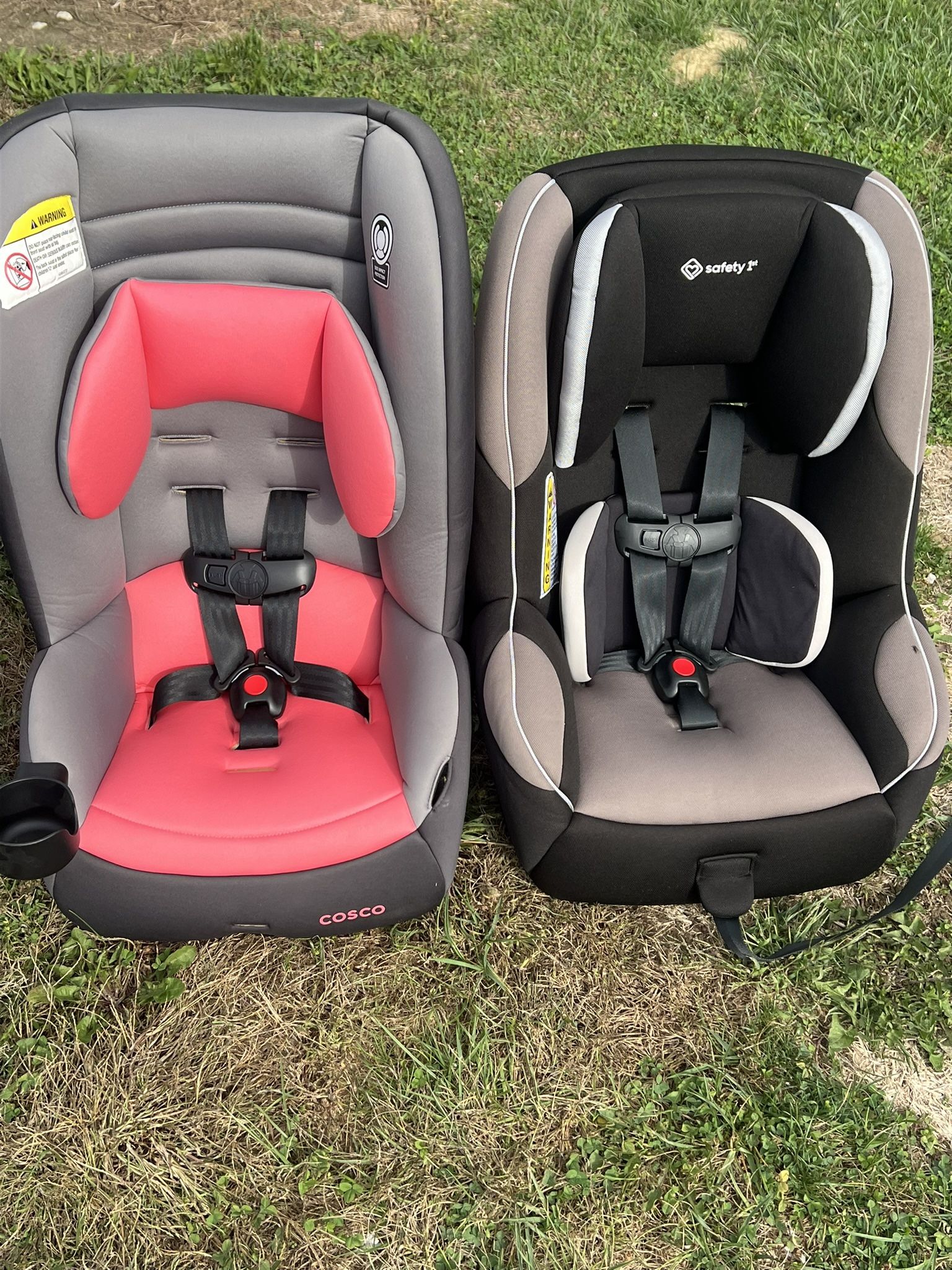 new just assembled  slim fit 5-65 lbs rear and forward facing car seats
