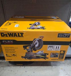 DEWALT FLEXVOLT 60V 12-In. Sliding Compound Miter Saw Kit
