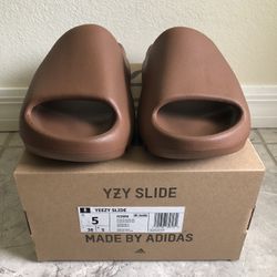 Brand New Adidas Yeezy Slides Flax Size 5
