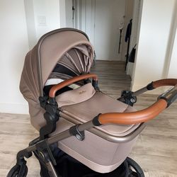 Silver Cross Wave 3 Bassinet , frame & Base – Excellent Condition