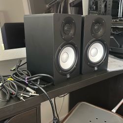 Yamaha HS5 Speakers New