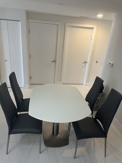 Dining Table + 4 Chairs