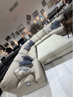 Beige Sectional w/ Cuddler