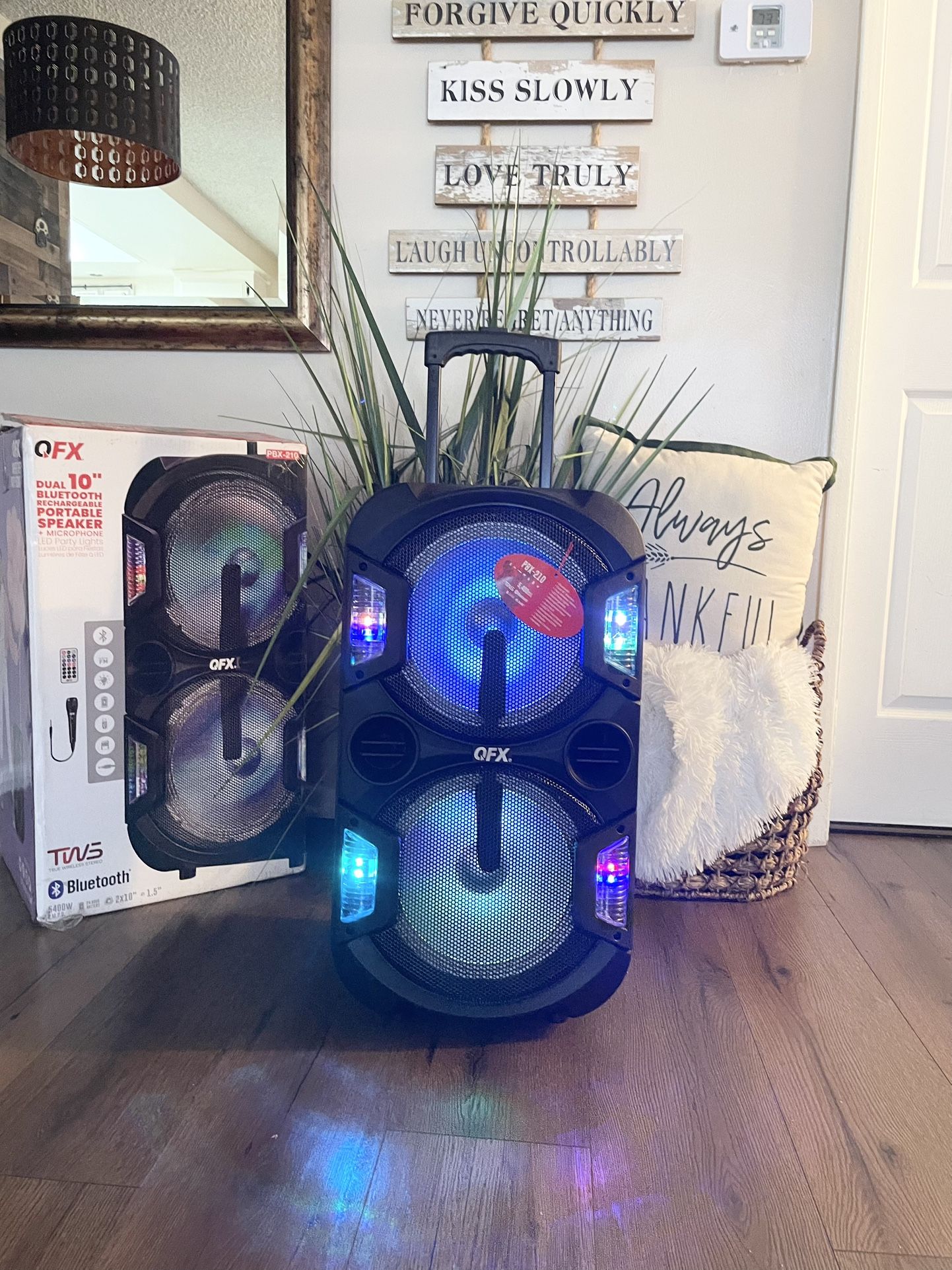 QFX doble 2x 10β Bluetooth rechargeable Party Speaker With Microphone And LED Lights ππ€πΆ