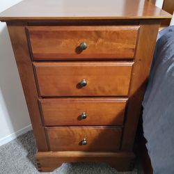 Bassett wood dresser and nightstands