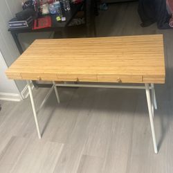 Escritorio Pequeño 