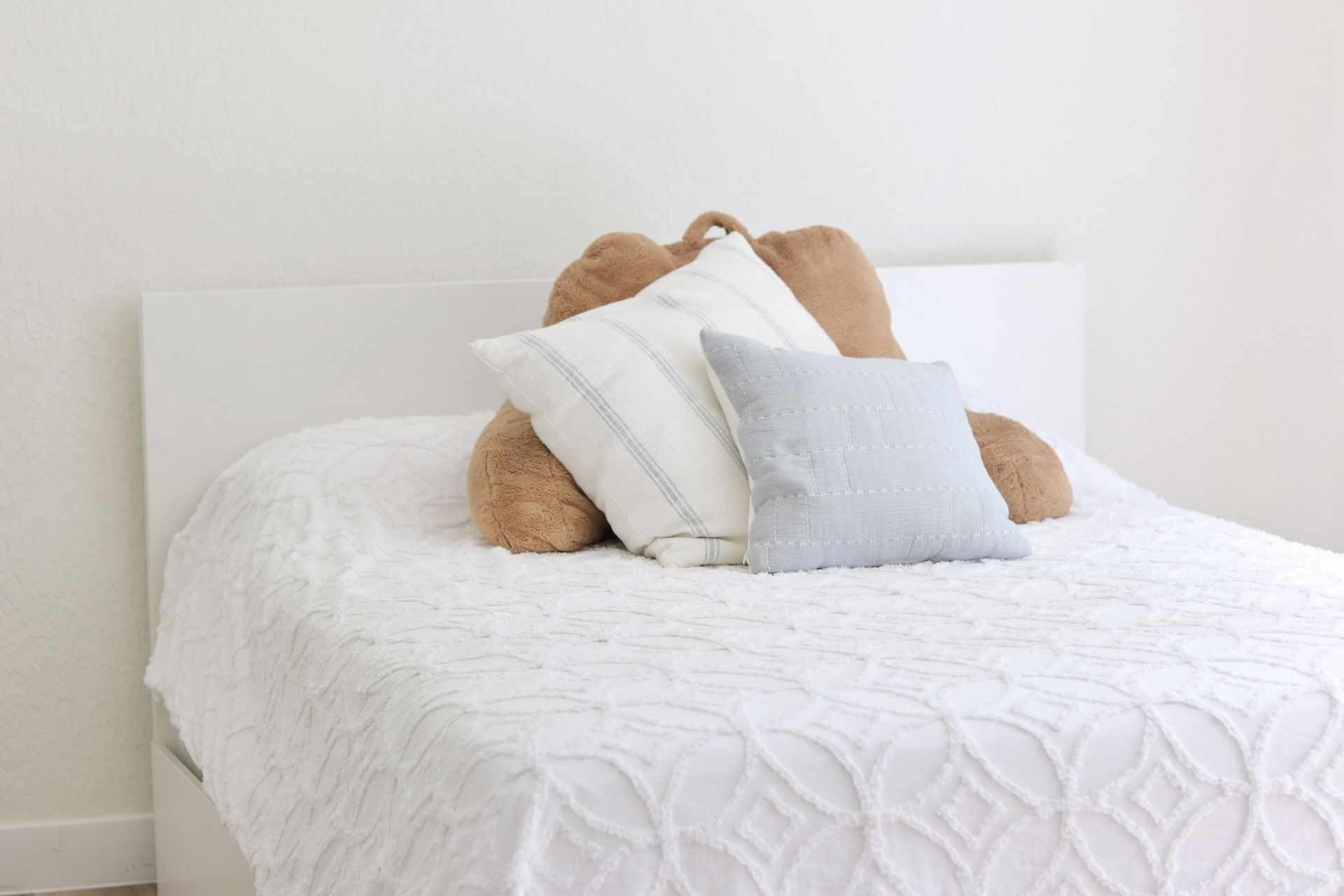 King Bed And Desk