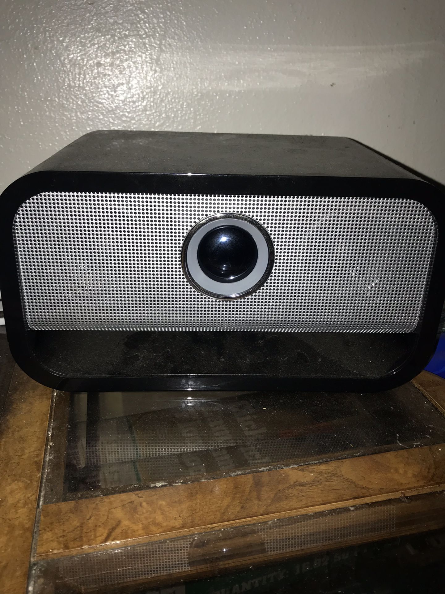 Bluetooth speaker with bass and treble control