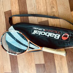 Wilson ntour-2 tennis racket w/ Carrier