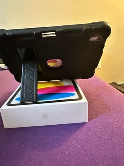 Apple iPad 10th Gen 256GB Wi-Fi Silver – Box + Rugged Case Included